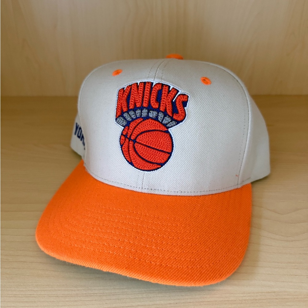 NY Knicks Mitchel & Ness SnapBack Cap Hat